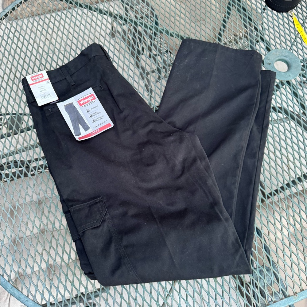 Men's Wrangler Workwear Size 36x34 BLUE Cargo 7 Pocket Pants Relaxed Fit . NWT